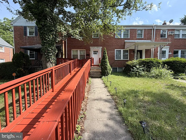 909 E Lake Ave #1 — Photo 46
