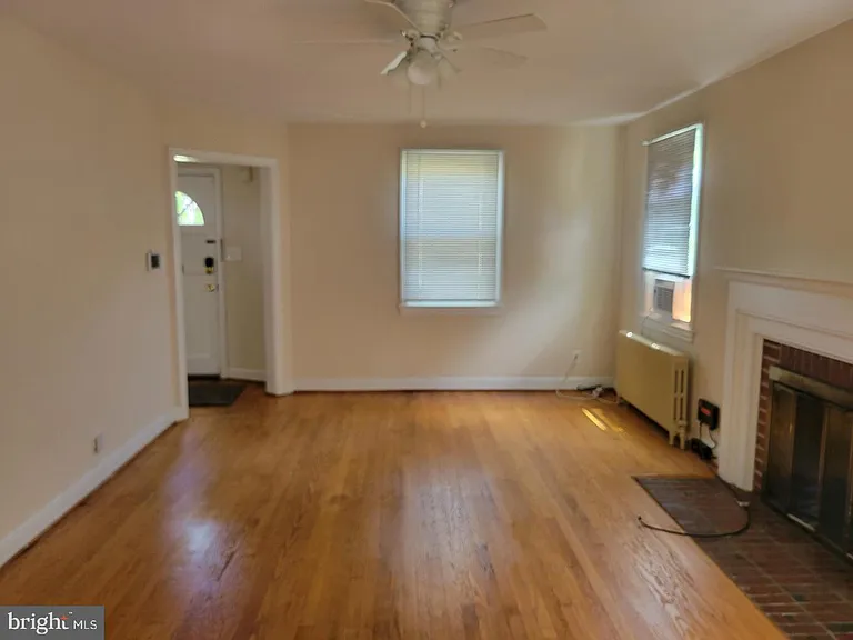 8404 Cedar St — Photo 4