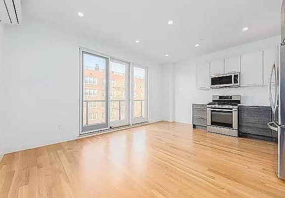 3rd image of 625 E 18th St APT 3B