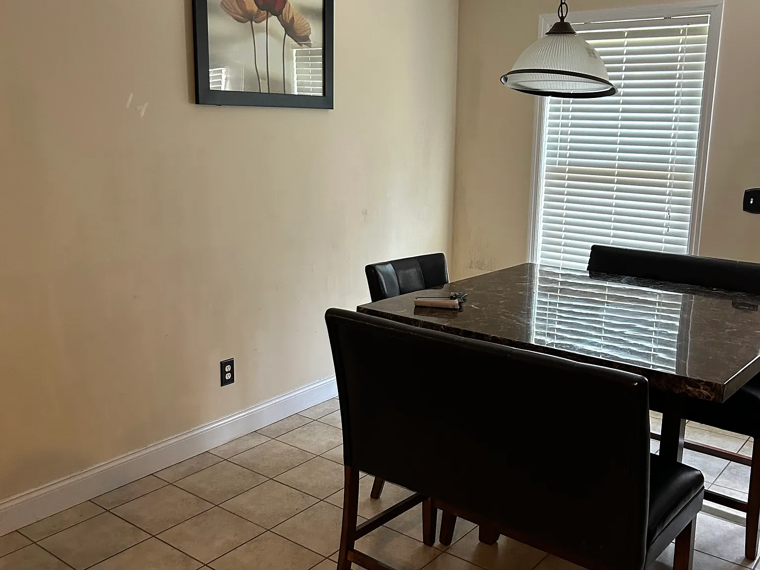 3 bed, 2000 sqft, $2,250 — Photo 2