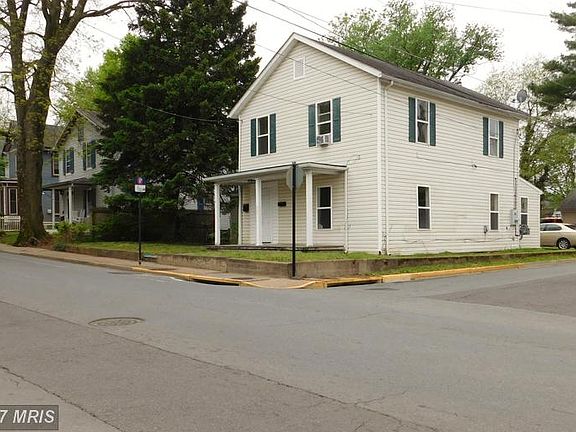 2nd image of 402 S East St