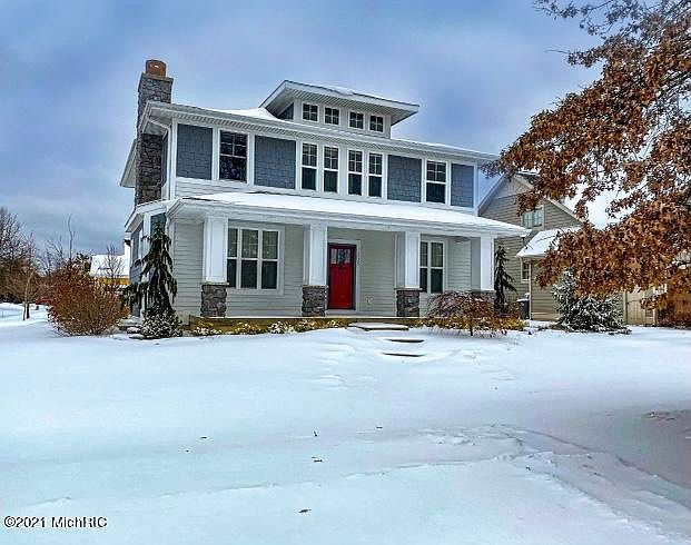 1st image of 235 Saddleback Dr NE