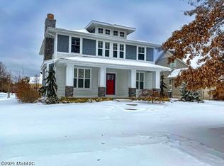 235 Saddleback Dr NE, Grand Rapids, MI 49525