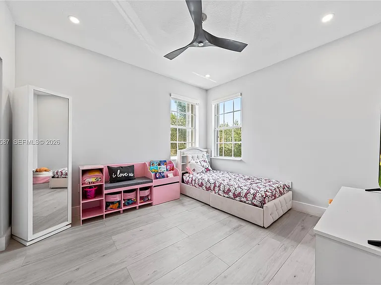 18742 SW 55th St — Photo 36