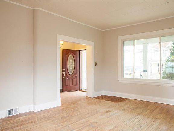 Living Room ...