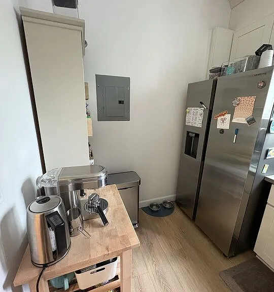 816 1/2 N McCadden Pl — Photo 8