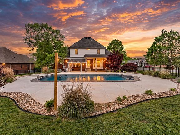 2nd image of 879 Iron Wood Cir
