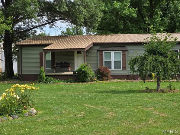 402 State Route 143, Pocahontas, IL 62275