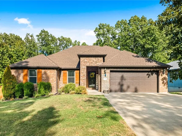 10 Runnymede Ln, Bella Vista, AR 72715