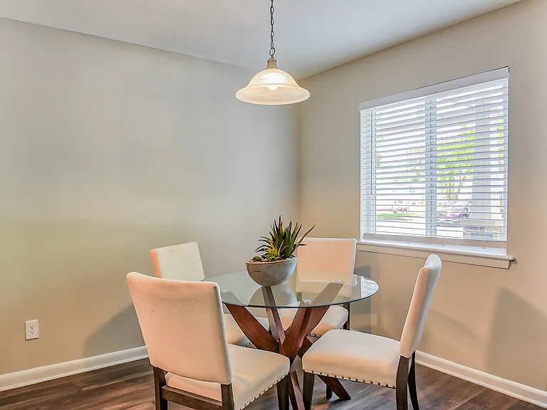 Woodshire Apartments — Photo 30