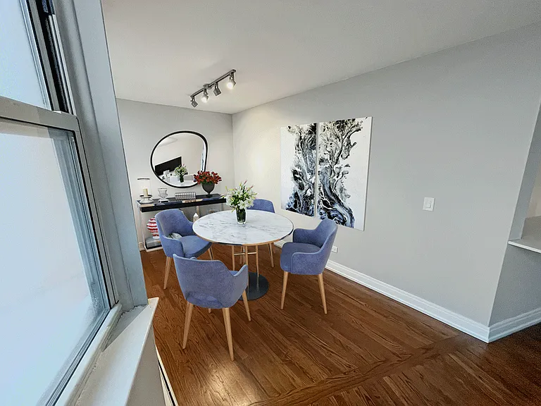 Sheridan Lake - 6401 N Sheridan Rd — Photo 5