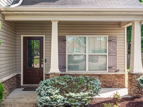 4th image of 301 Sarava Ln