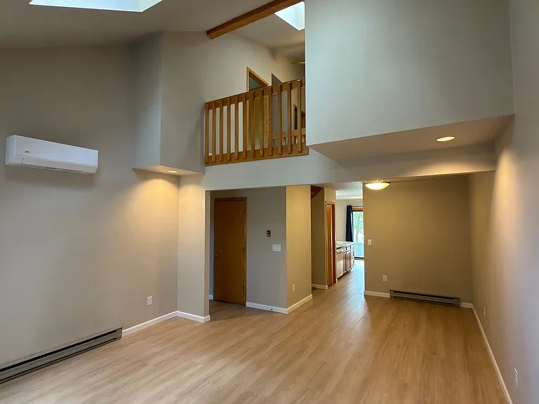 1037 Driftwood Dr — Photo 10