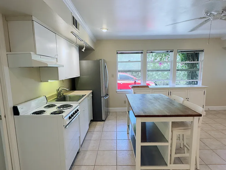 4835 P St #B — Photo 14