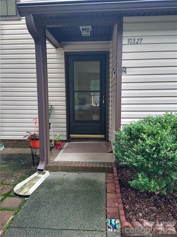 2 bed, 2.5 bath, 1291 sqft, $1,800 — Photo 3