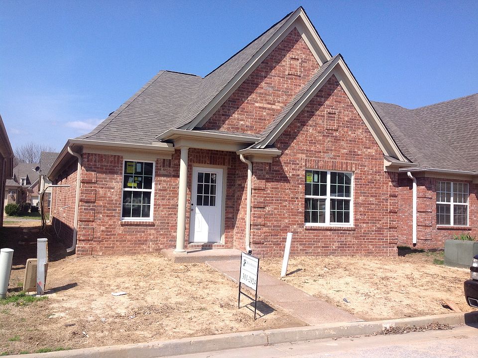 2nd image of 2391 Lake Garden Drive