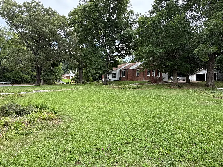 1211 Glenwood Dr — Photo 26
