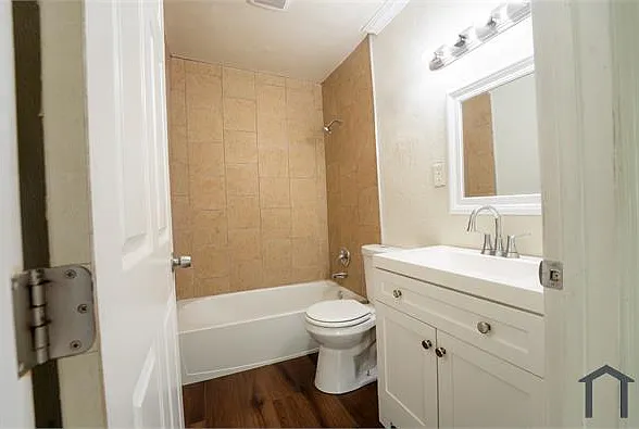 220 Armstrong St — Photo 11