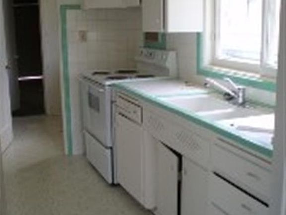 3rd image of 738 2nd St NW
