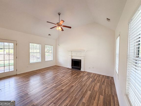 3rd image of 3912 McGuire Way NW