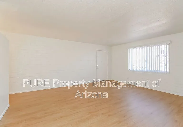 221 E 2nd Ave #9 — Photo 4
