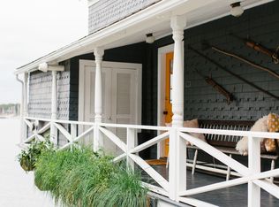 281 Riverside Dr, Tiverton, RI 02878