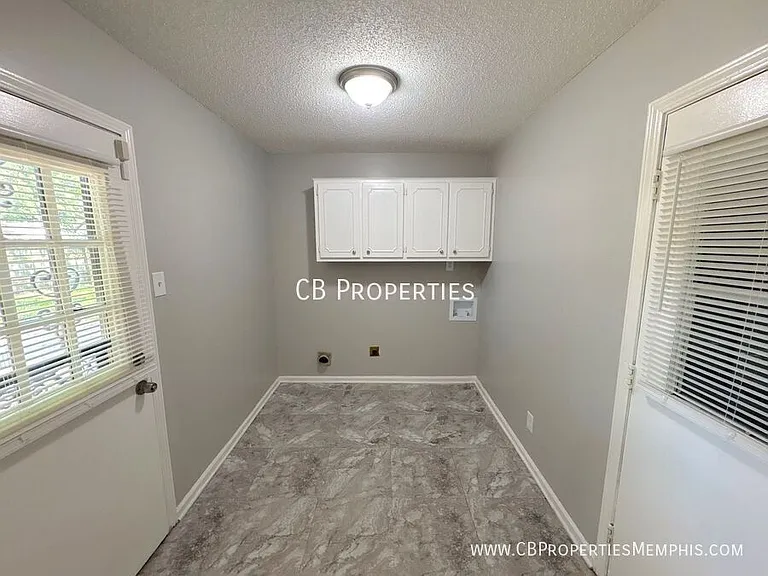 4316 Springwind Rd — Photo 9