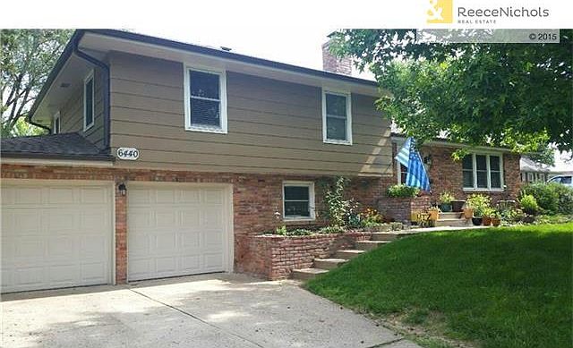 3BR 2+BAth with 2 car garage and family room with fireplace