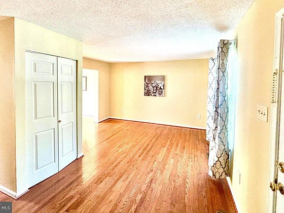 4th image of 723 Saint Michaels Dr