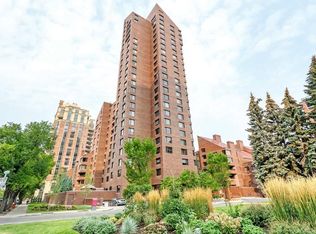 D1202 Eau Claire Ave SW #500, Calgary, AB T2P 5G8