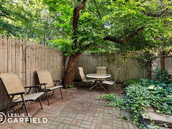 4th image of 448 W 22nd St