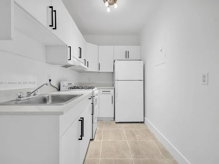 750 84th St #2 — Photo 4
