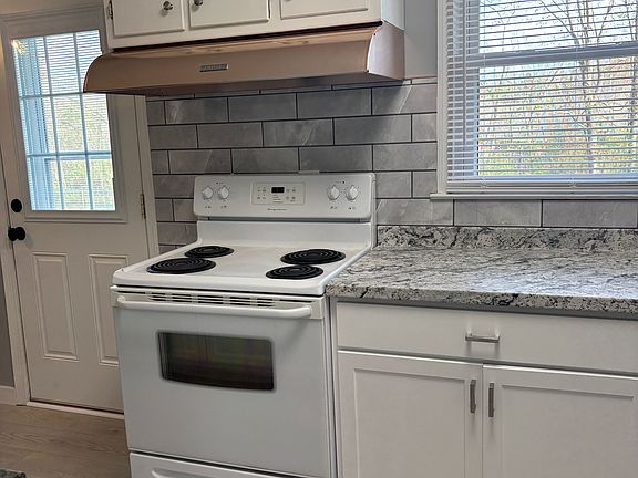 3rd image of 96 Almo Dr