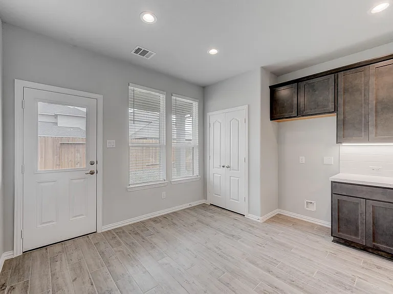 1229 Red Hills Dr — Photo 11