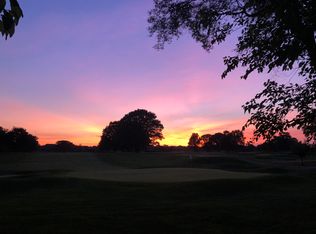 2 Roxbury Rd, Garden City, NY 11530