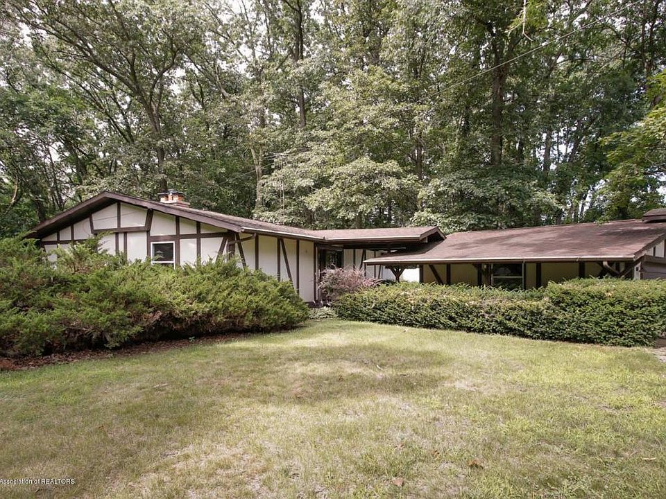 1st image of 875 Sylvan Dr
