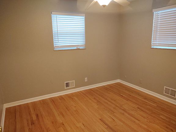 4th image of 11268 Fowler Dr
