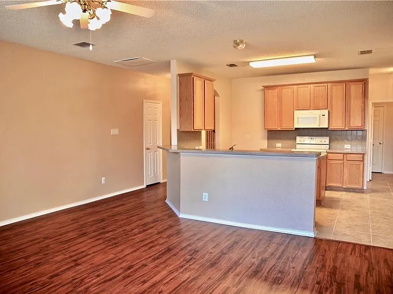 1427 Autumnmist Dr — Photo 17
