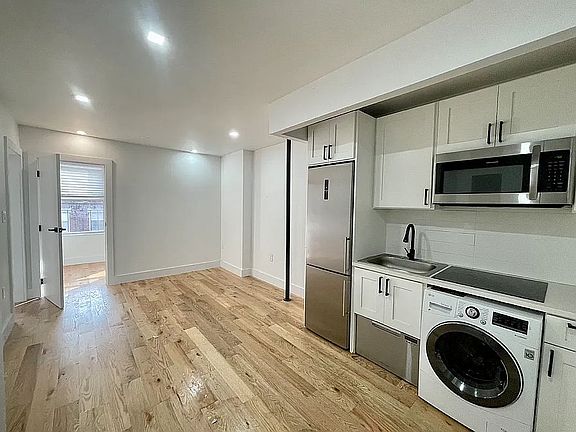 3rd image of 103 Saint Marks Pl #4R