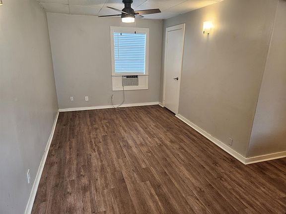 2nd image of 203 E Rosewood Ave #11200300