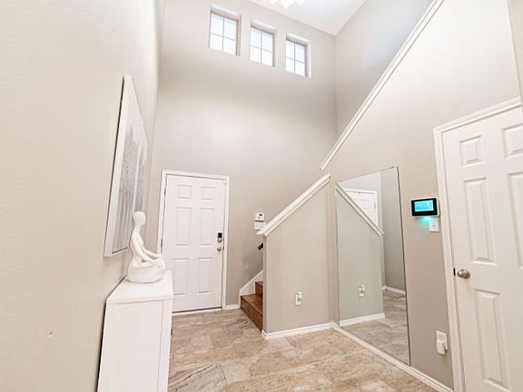 4th image of 3201 Hereford Dr