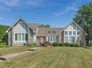 103 Algonquin Dr, Lake Winnebago, MO 64034