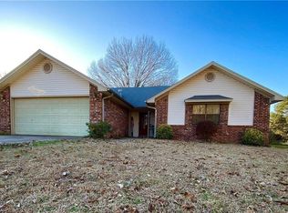2005 Falls Branch Ln, Van Buren, AR 72956