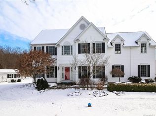 21 Heritage Dr, New Milford, CT 06776
