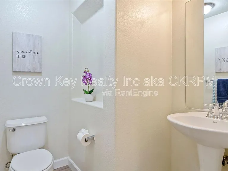 767 Bishop St — Photo 15