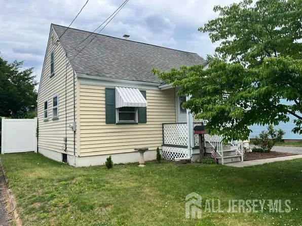 412 2nd St, Middlesex, NJ 08846