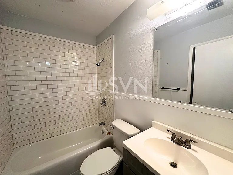 4077 Lancewood Dr S — Photo 17