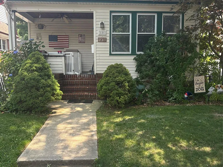 181 Violet Ave #2 — Photo 15