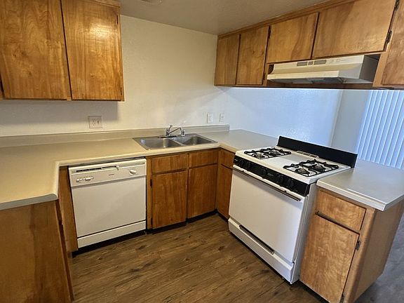 3rd image of 1220 S Santa Fe Ave #1228