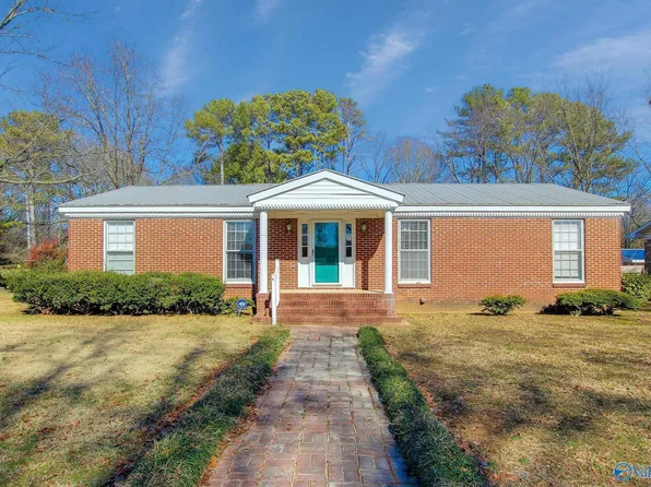 938 Clearview St SW, Decatur, AL 35601